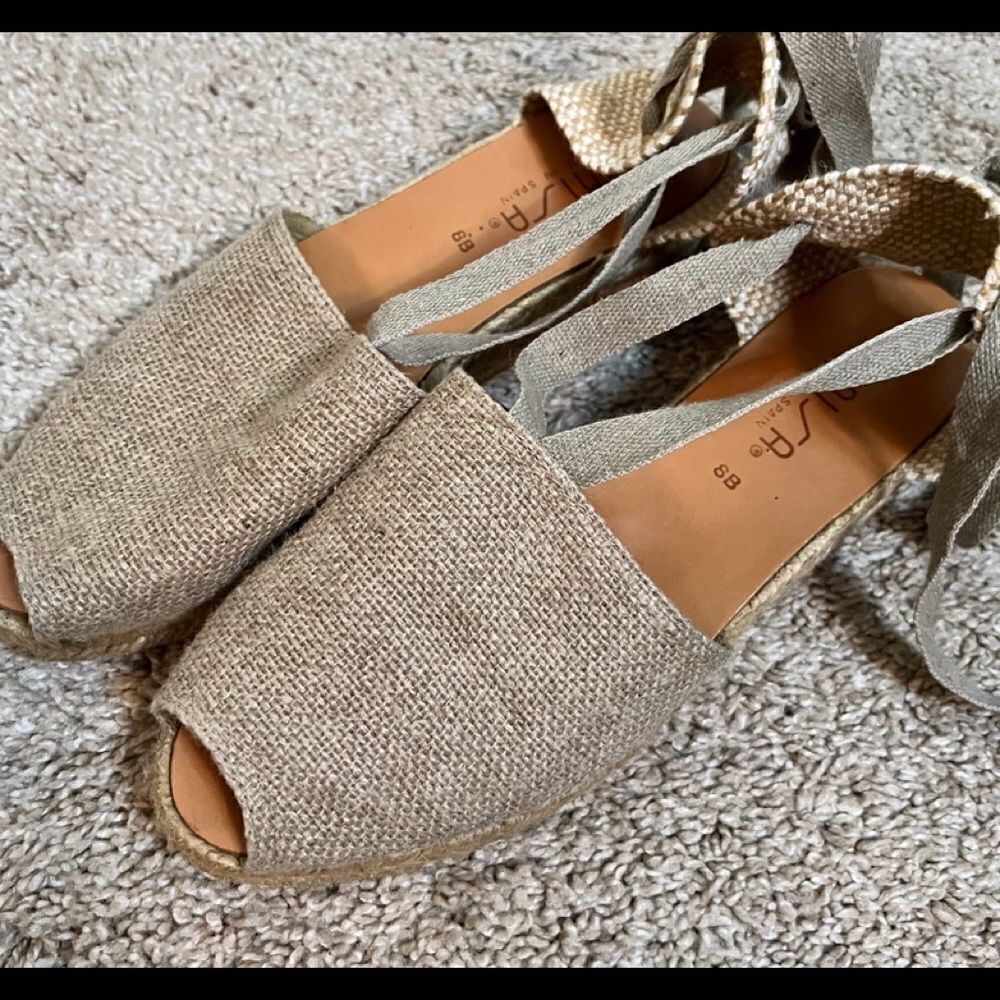 Unisa Sandal, Pre-loved condition.  Built for comfort and style.  Made in Spain.